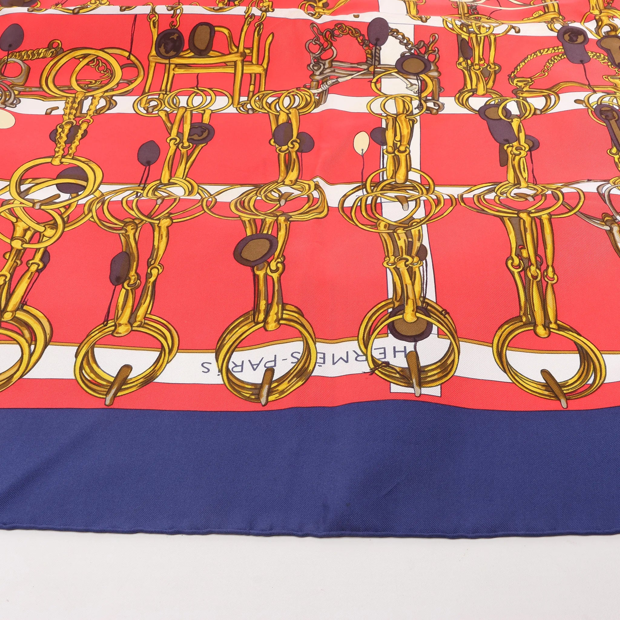 Hermès Carré 90 "MORS&FILETS" Silk handkerchief in Red x Navy Blue