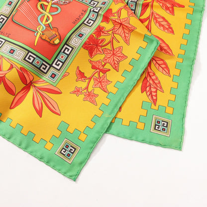 Hermès Carré 90 „MUSIQUE DES DIEUX“ Seidentaschentuch in Orange x Grün