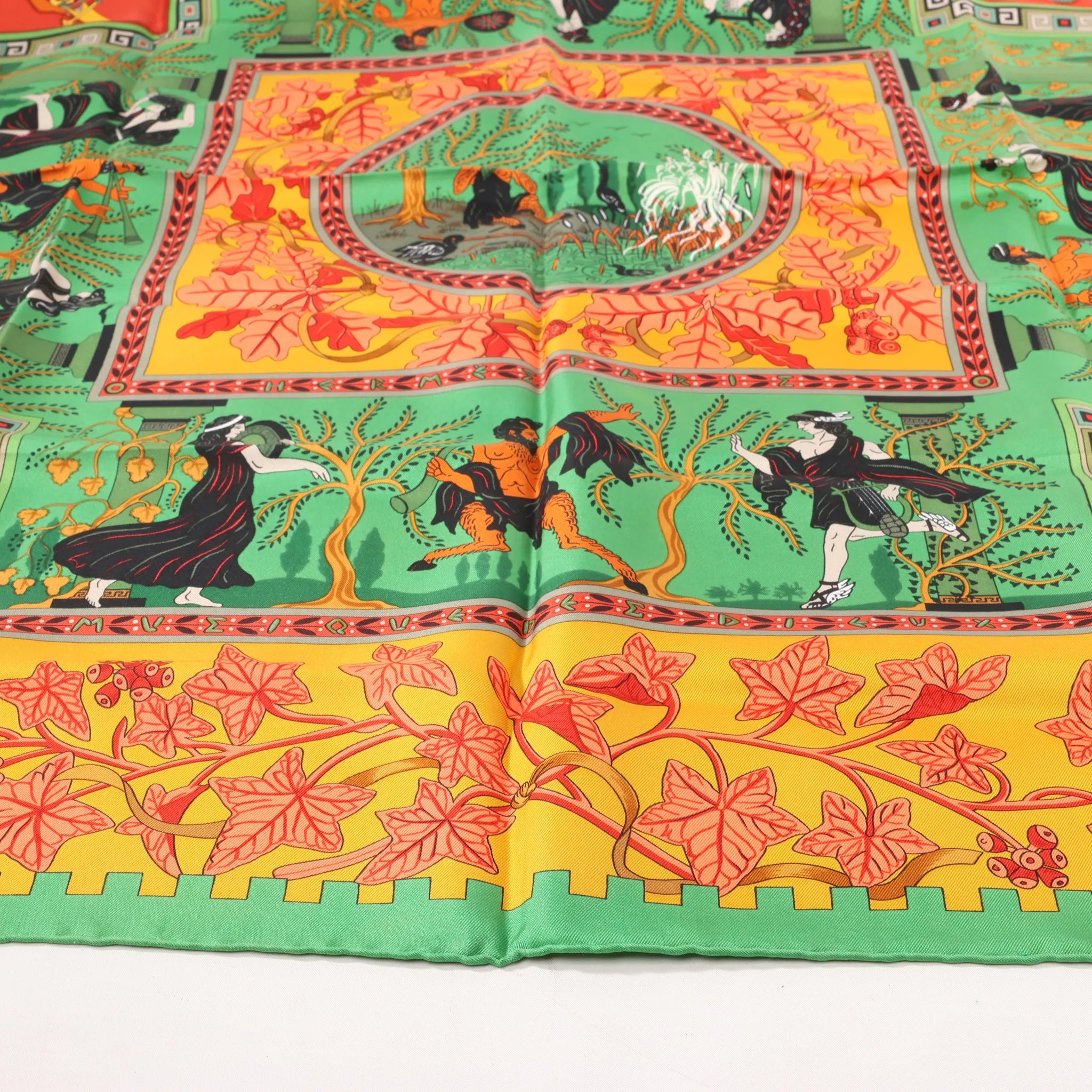 Hermès Carré 90 "MUSIQUE DES DIEUX" Silk handkerchief in Orange x Green