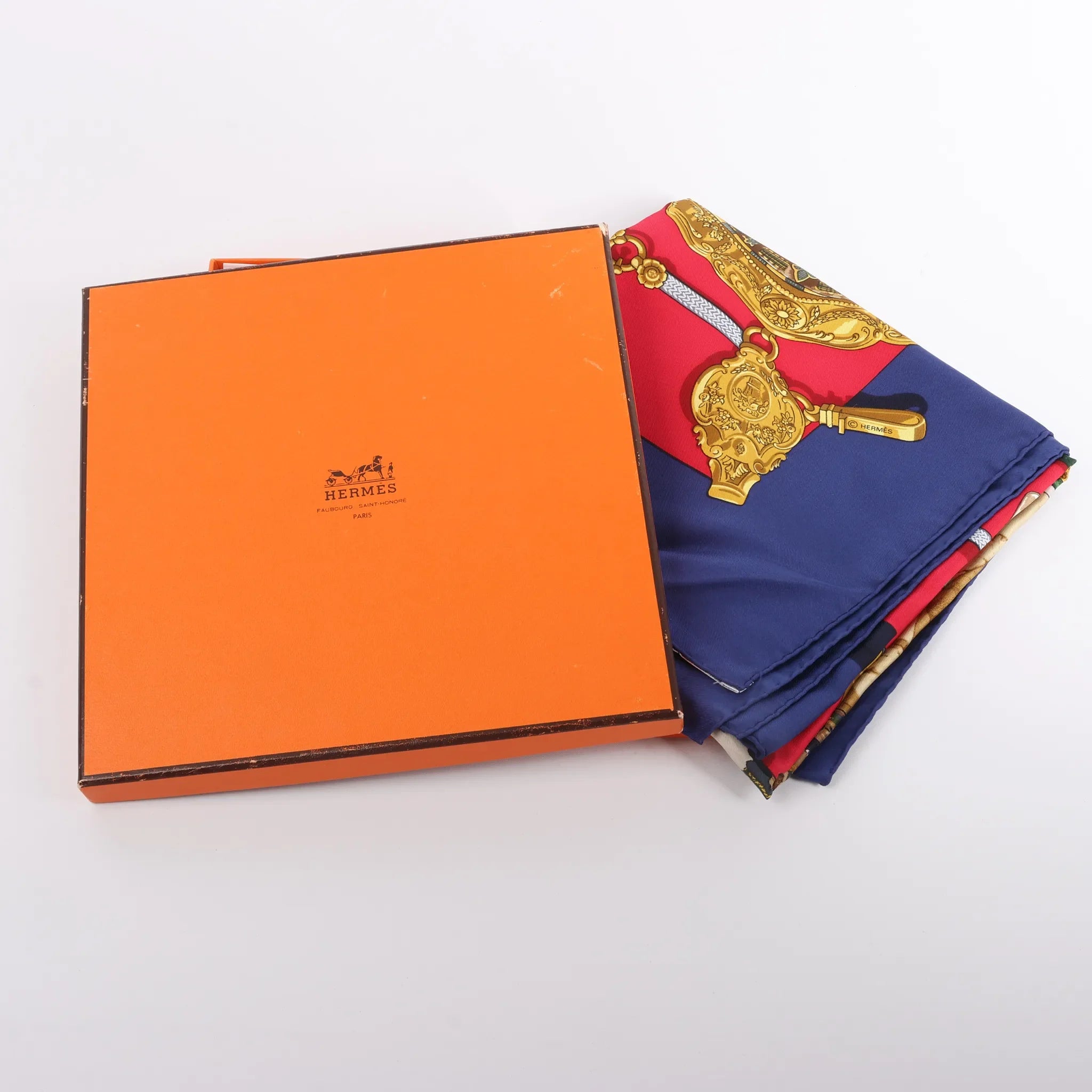 Hermès Carré 90 "Memoire d'Hermes" Silk handkerchief in Navy Blue x Red
