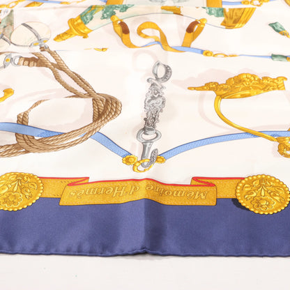 Hermès Carré 90 „Memoire d'Hermes“ Seidentaschentuch in Marineblau