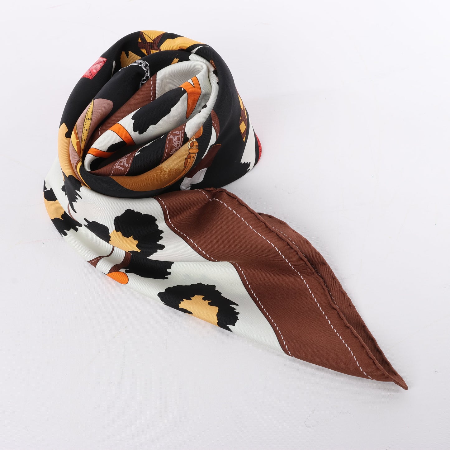 Hermès Carré 90 "Monsieur et Madame" Silk handkerchief in Brown