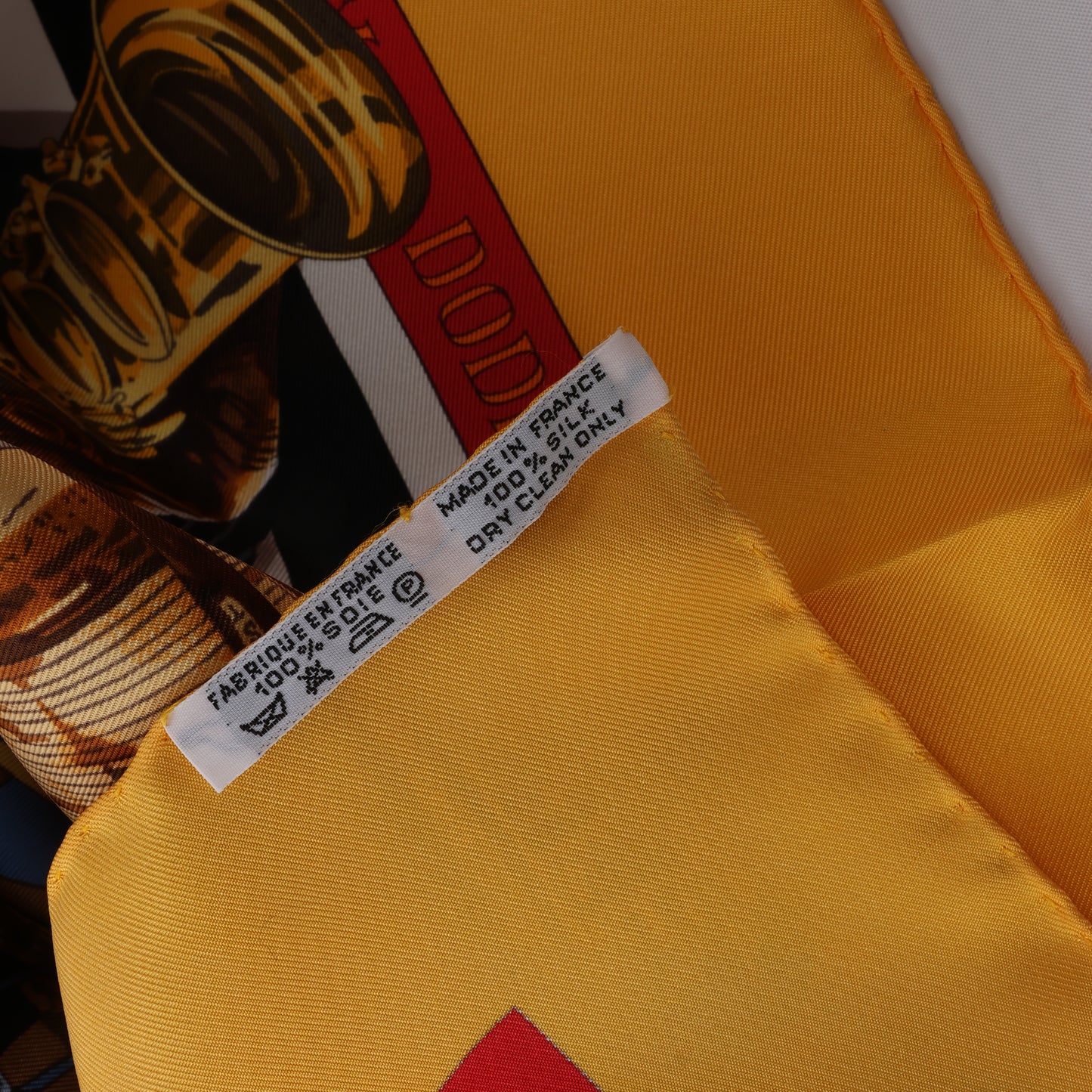 Hermès Carré 90 „New Orleans Creole Jazz“ 100% Seidentuch in Orange