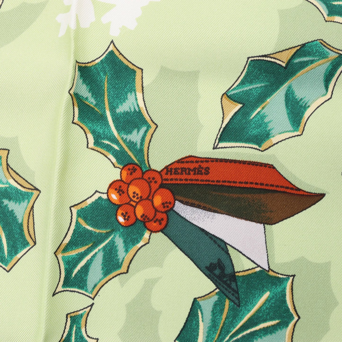 Hermès Carré 90 "Neige d' Antan" Silk handkerchief in Green