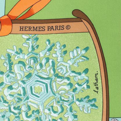 Hermès Carré 90 "Neige d' Antan" Silk handkerchief in Green