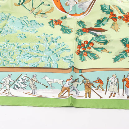 Hermès Carré 90 "Neige d' Antan" Silk handkerchief in Green