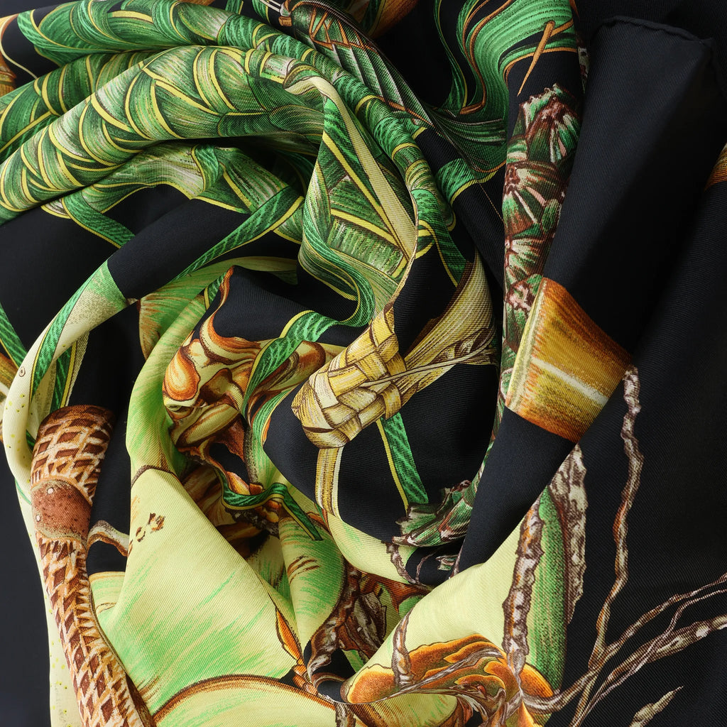 Hermès Carré 90 "Nouvelle Coledonie" Silk handkerchief in Black x Green