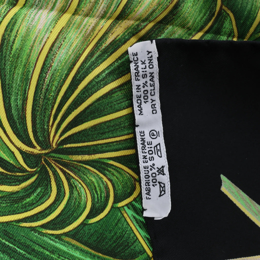 Hermès Carré 90 "Nouvelle Coledonie" Silk handkerchief in Black x Green