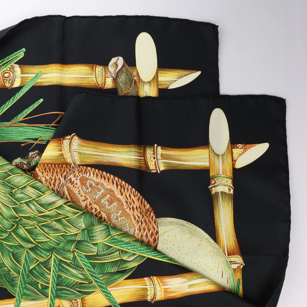 Hermès Carré 90 "Nouvelle Coledonie" Silk handkerchief in Black x Green