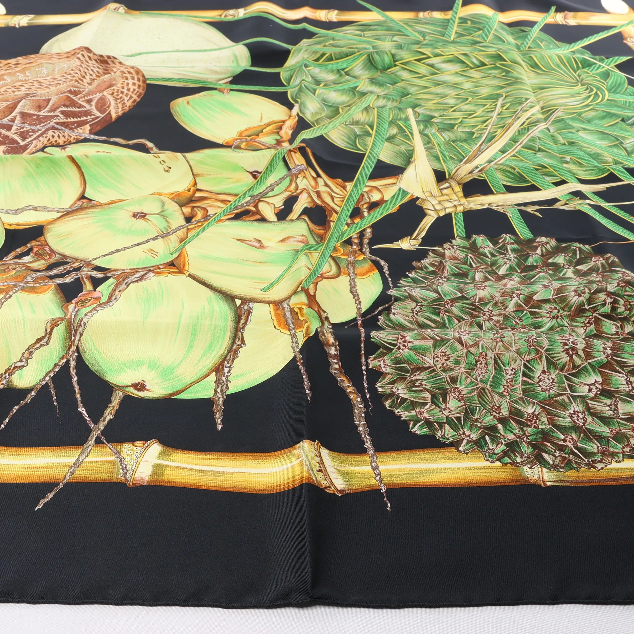 Hermès Carré 90 "Nouvelle Coledonie" Silk handkerchief in Black x Green