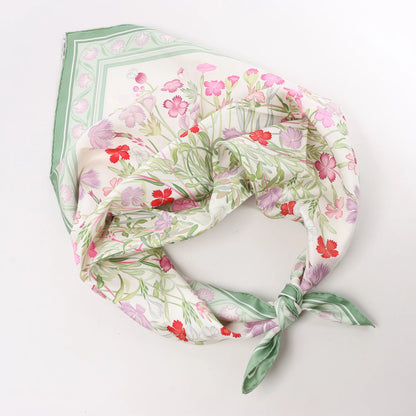 Hermès Carré 90 "OEillets sauvages et autres" Silk handkerchief in Green