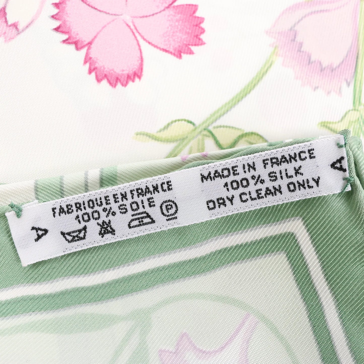 Hermès Carré 90 "OEillets sauvages et autres" Silk handkerchief in Green