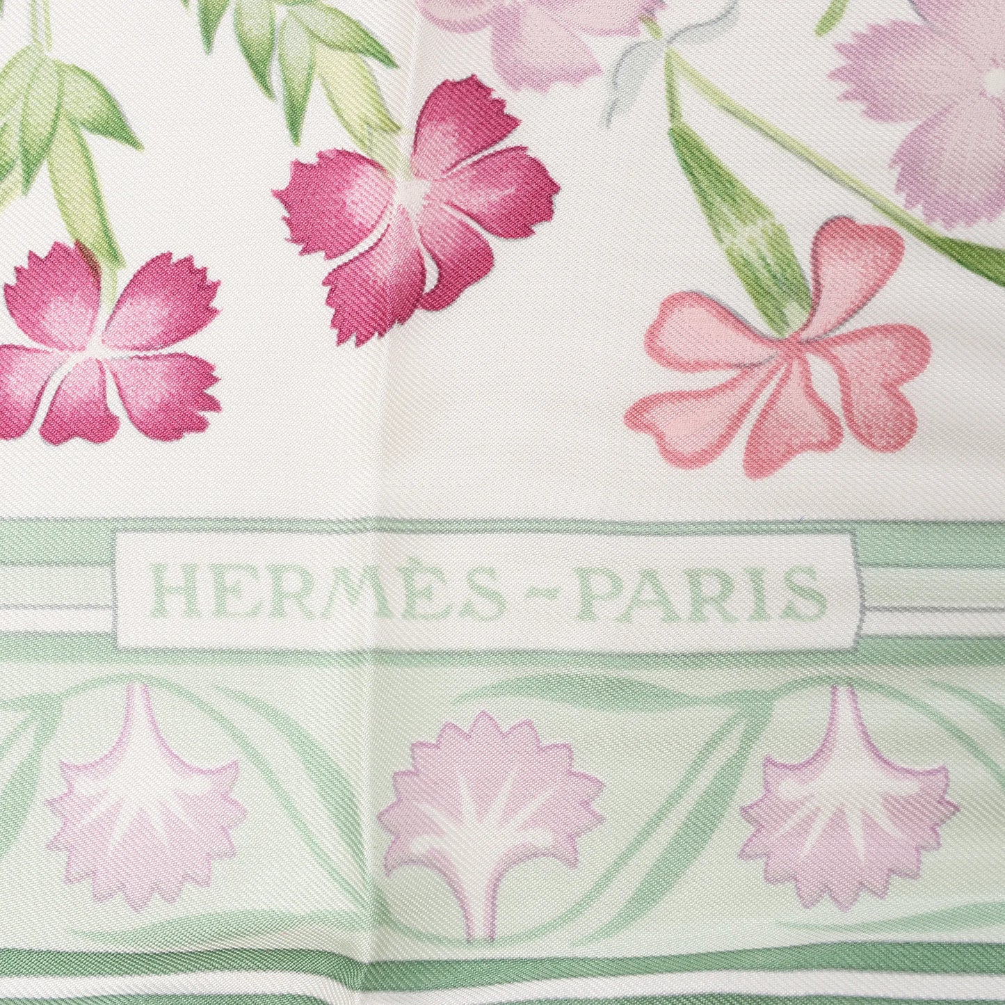 Hermès Carré 90 "OEillets sauvages et autres" Silk handkerchief in Green