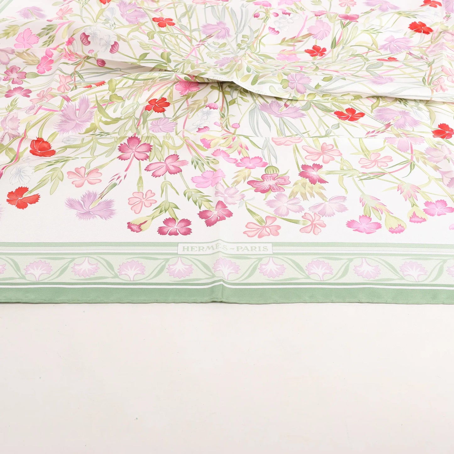 Hermès Carré 90 "OEillets sauvages et autres Caryophyllees" Silk handkerchief in Green