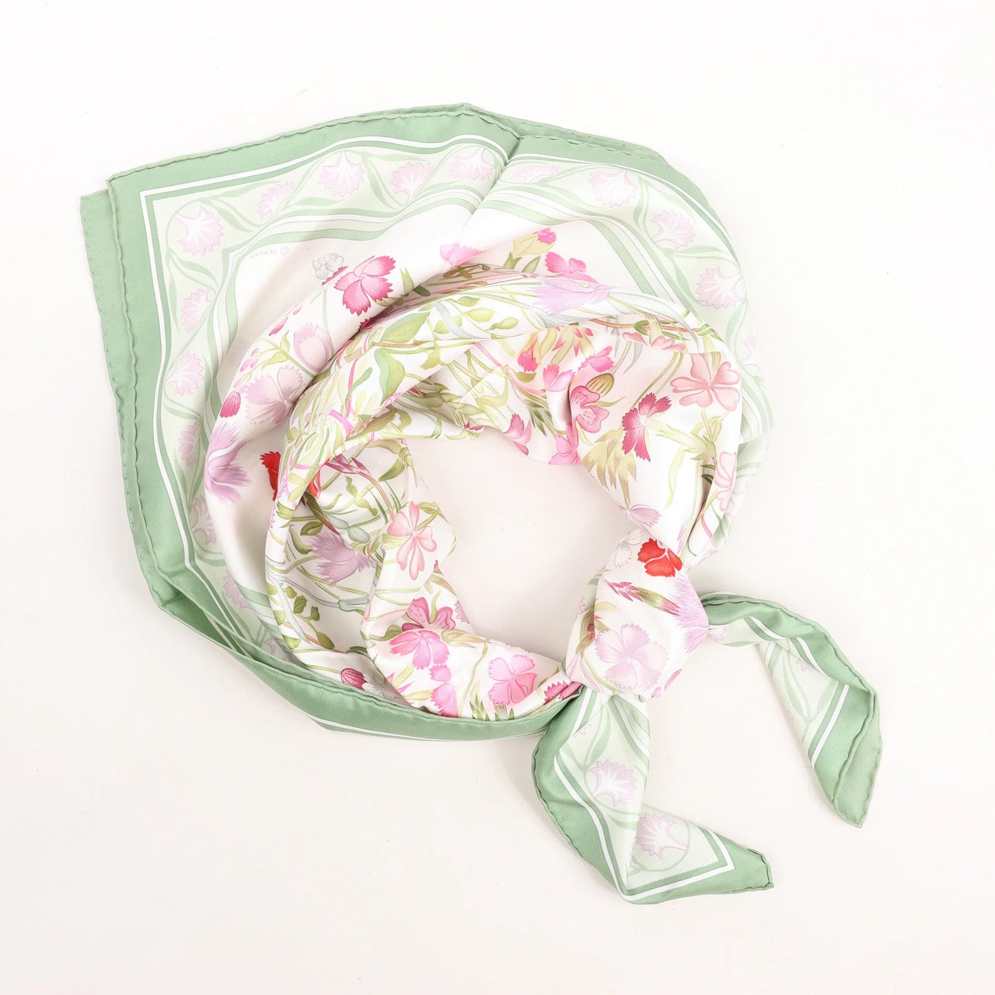 Hermès Carré 90 "OEillets sauvages et autres Caryophyllees" Silk handkerchief in Green