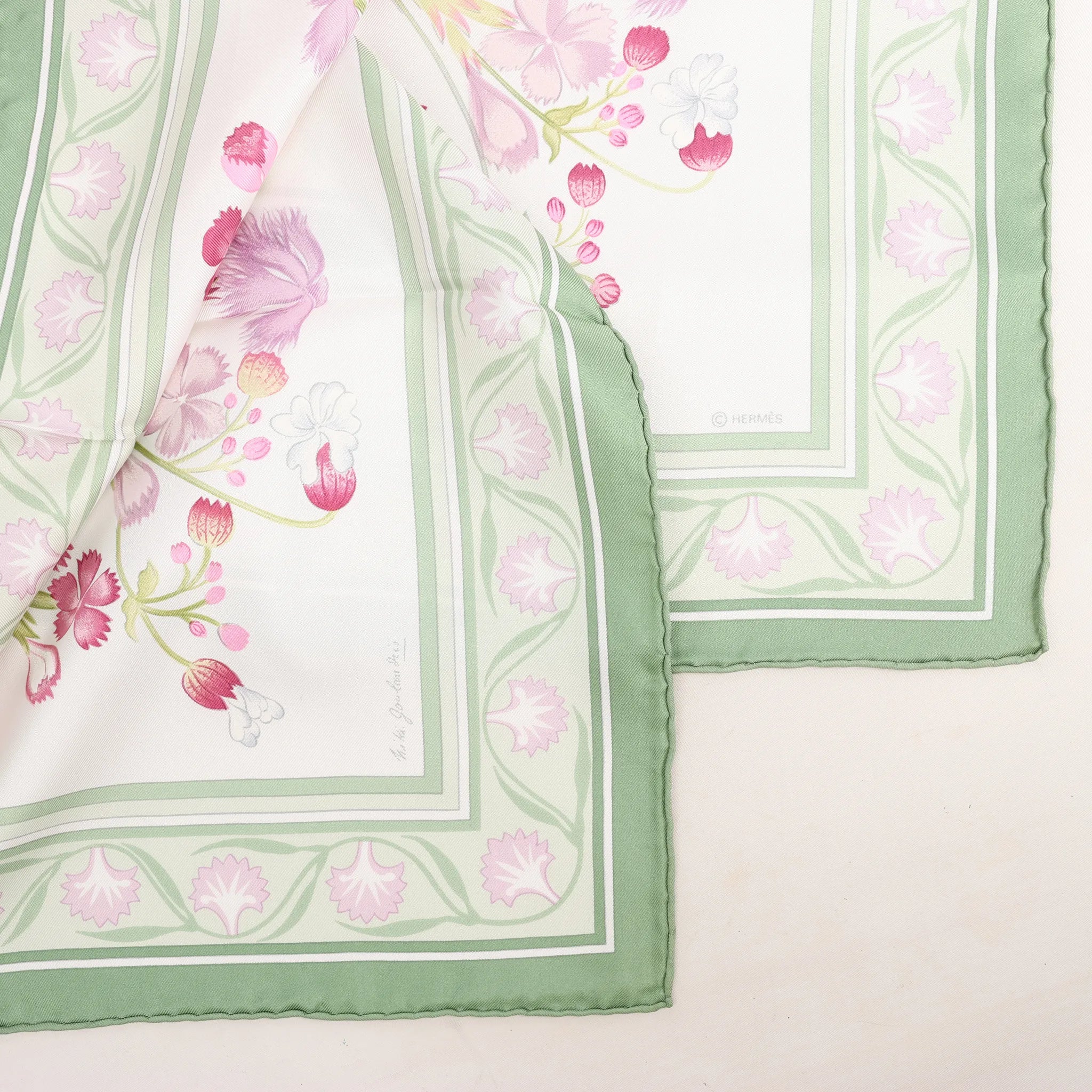 Hermès Carré 90 "OEillets sauvages et autres Caryophyllees" Silk handkerchief in Green