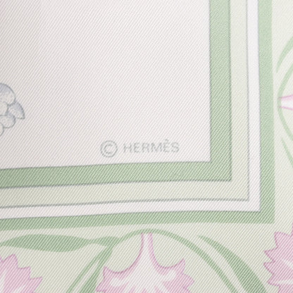 Hermès Carré 90 "OEillets sauvages et autres Caryophyllees" Silk handkerchief in Green
