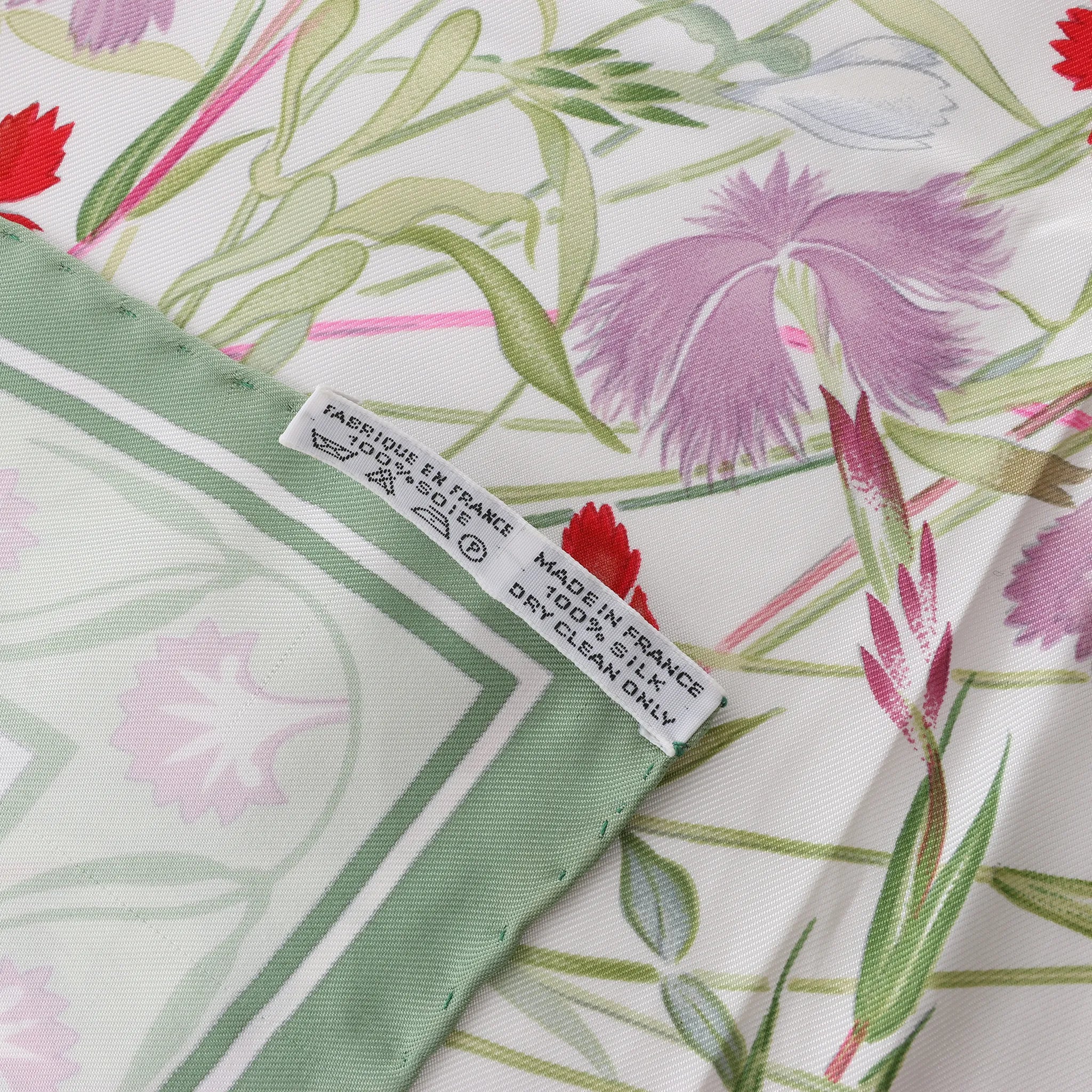 Hermès Carré 90 "OEillets sauvages" Silk handkerchief in Green