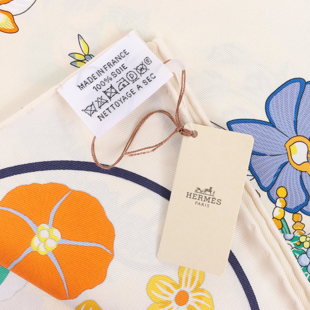 Hermès Carré 90 "PLANIFLEURS" Silk handkerchief in Ecru