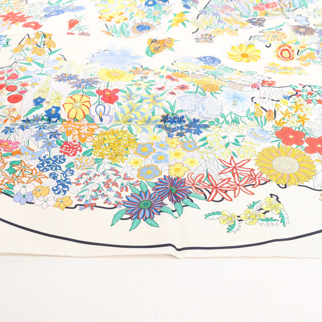 Hermès Carré 90 "PLANIFLEURS" Silk handkerchief in Ecru