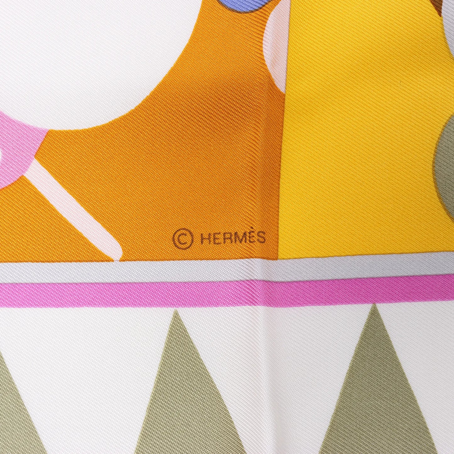 Hermès Carré 90 "Parade en Fanfare" Silk handkerchief in Purple