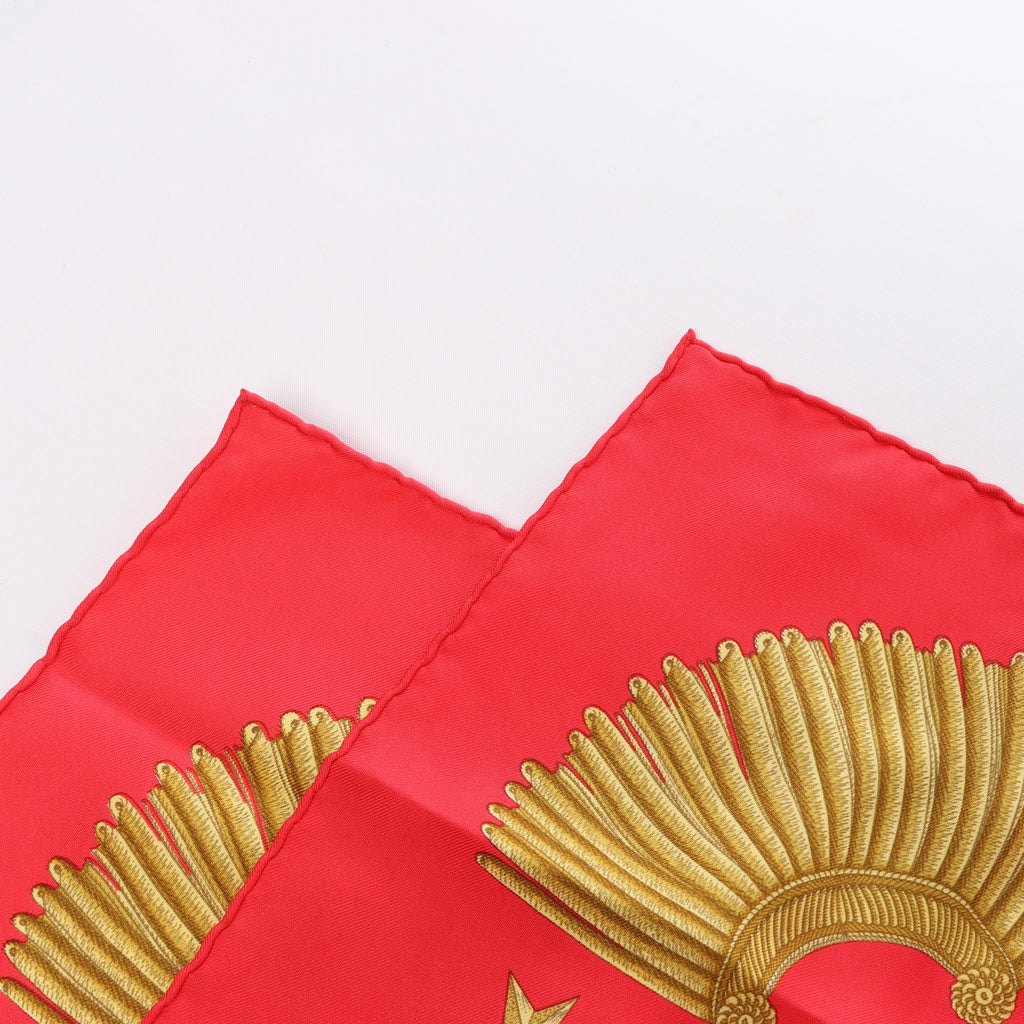 Hermès Carré 90 "Poste et Cavalerie Sabre" Pañuelo de seda en Rojo