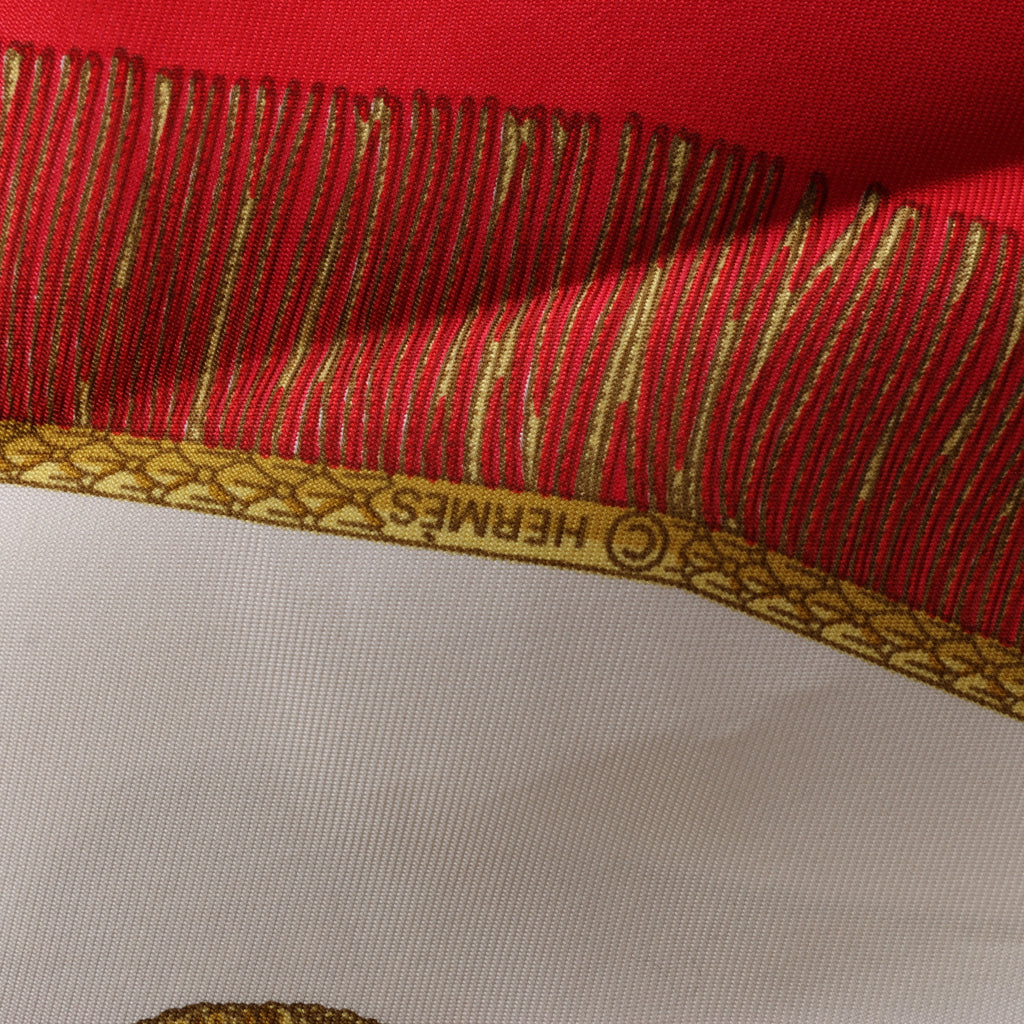 Hermès Carré 90 "Poste et Cavalerie Sabre" Pañuelo de seda en Rojo