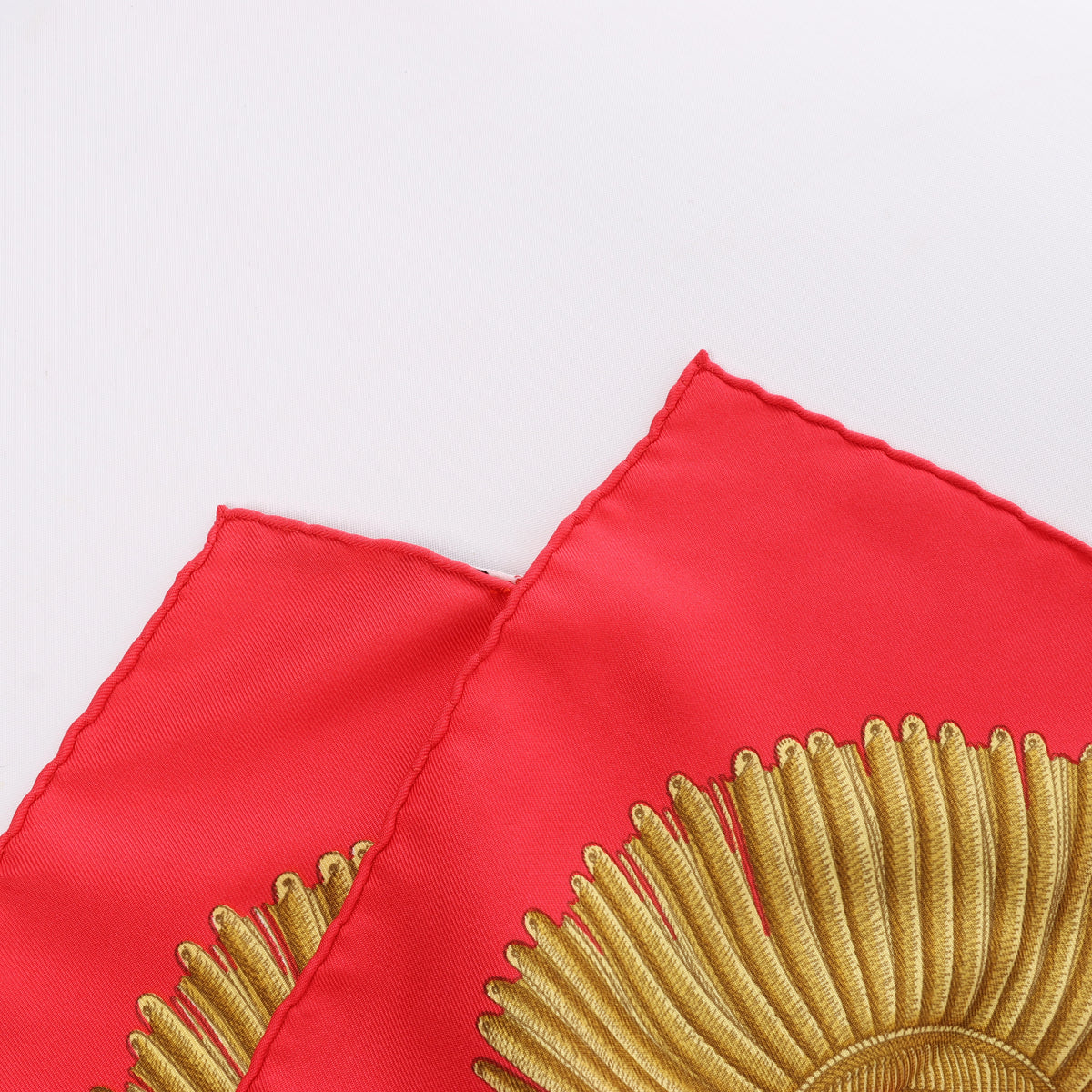 Hermès Carré 90 "Poste et Cavalerie Sabre" Pañuelo de seda en Rojo