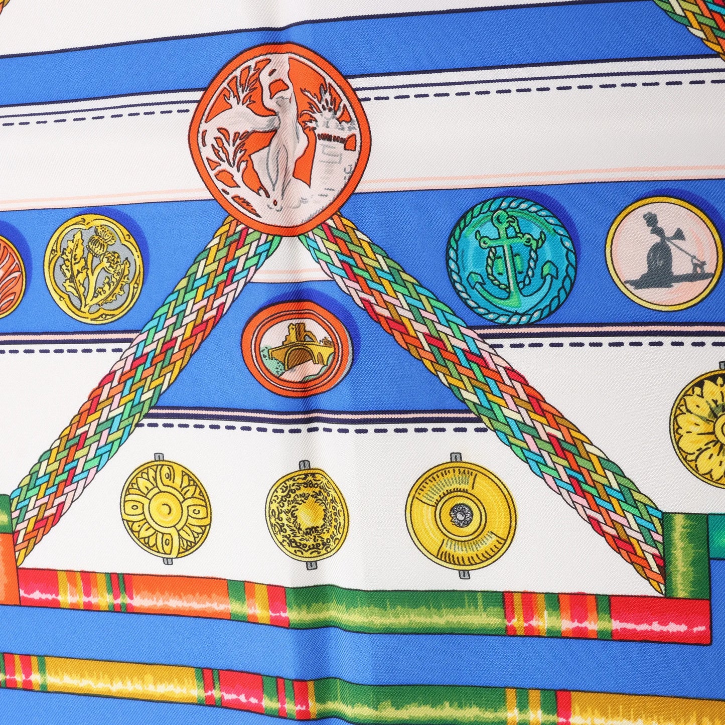 Hermès Carré 90 "Petite Main" Silk handkerchief in Blue