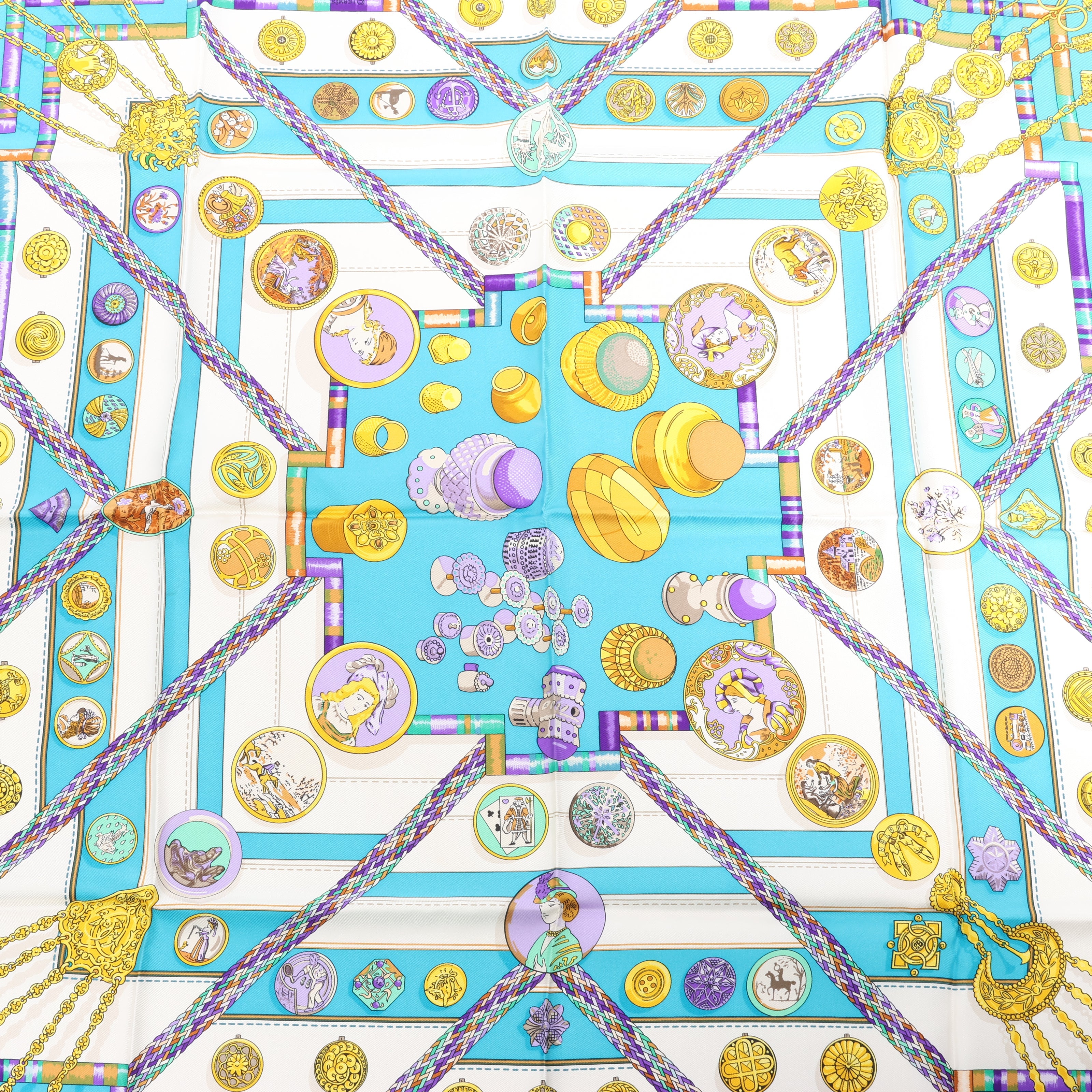 Hermès Carré 90 "Petite main" Silk handkerchief in Blue