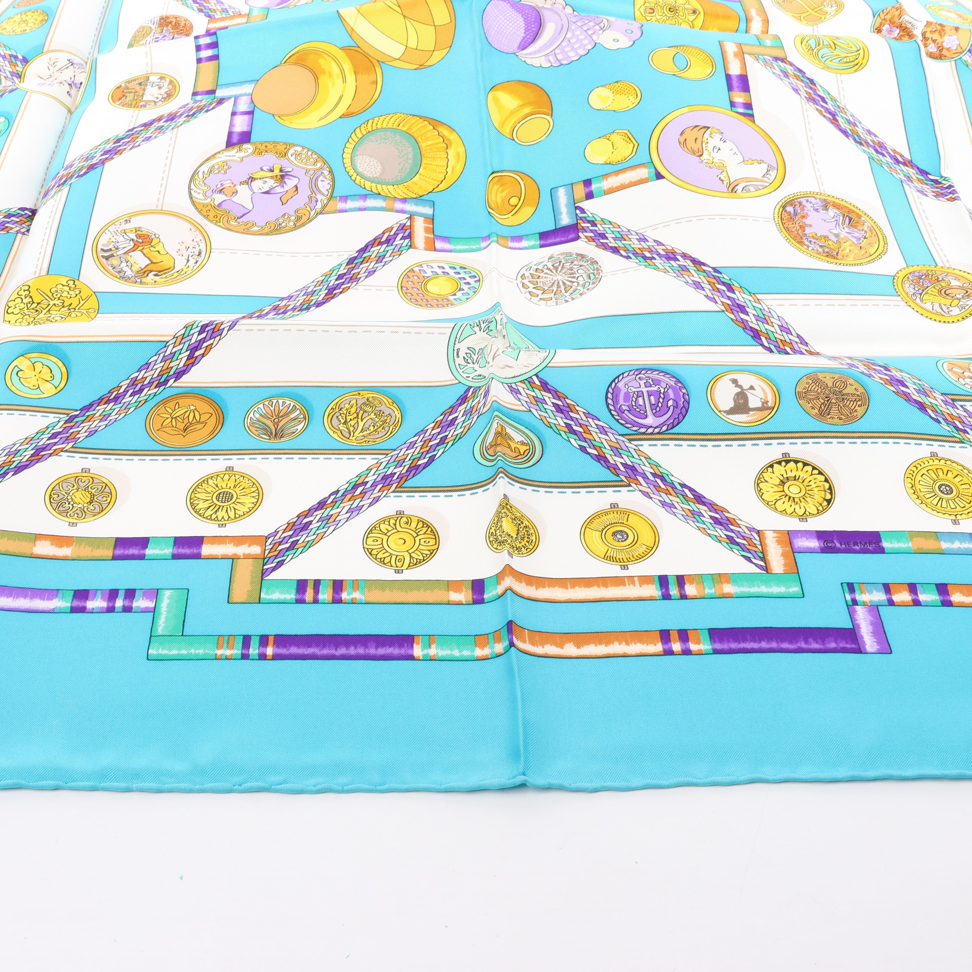 Hermès Carré 90 "Petite main" Silk handkerchief in Blue