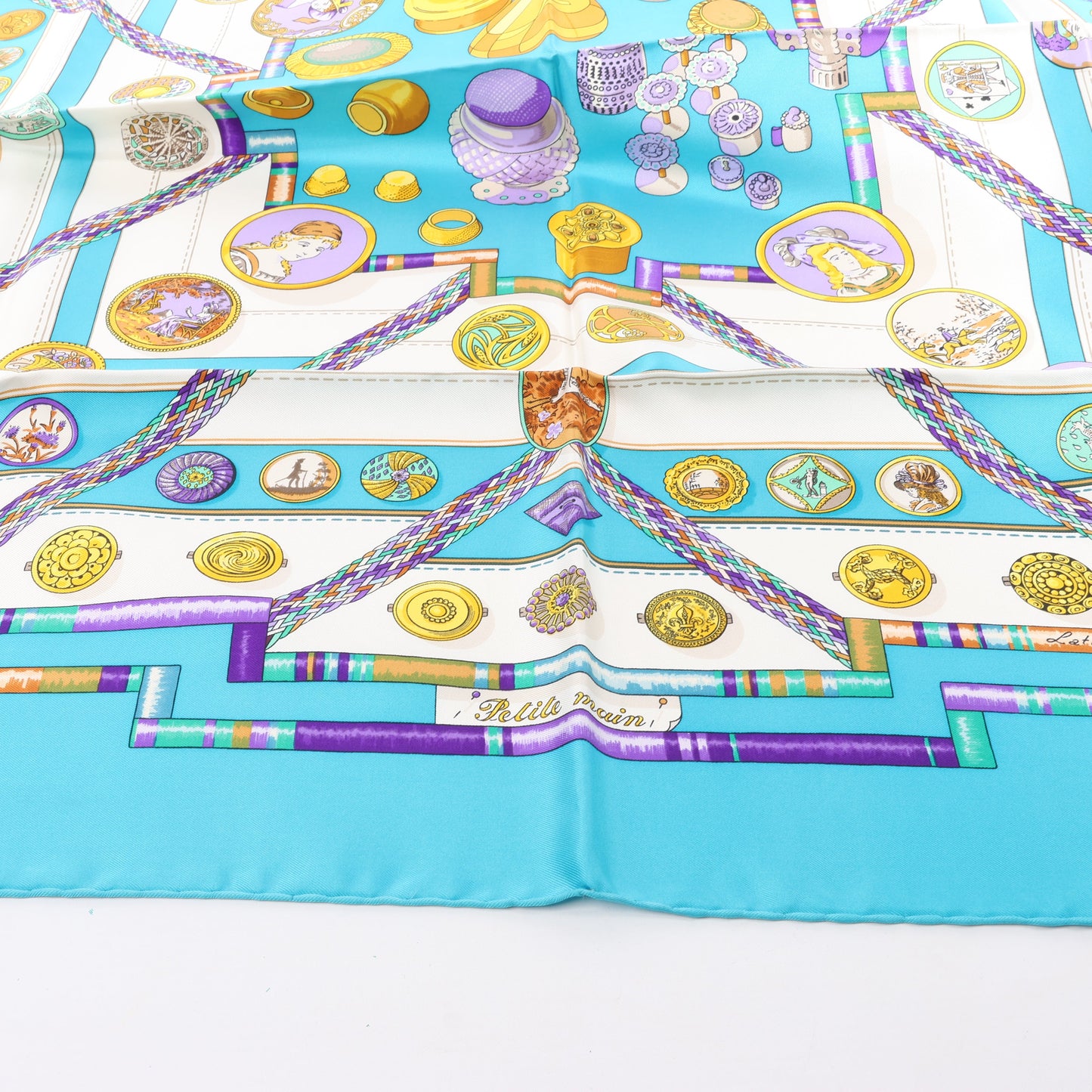 Hermès Carré 90 "Petite main" Silk handkerchief in Blue