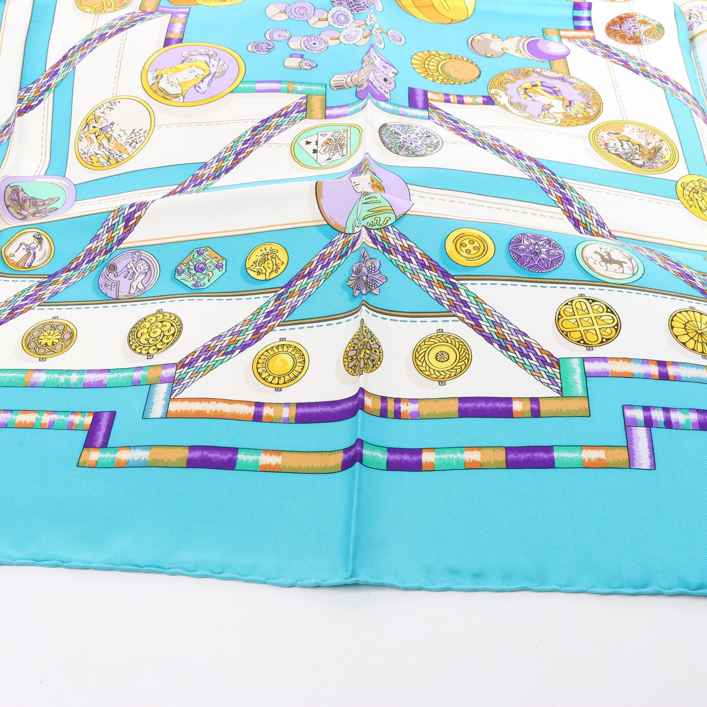 Hermès Carré 90 "Petite main" Silk handkerchief in Blue