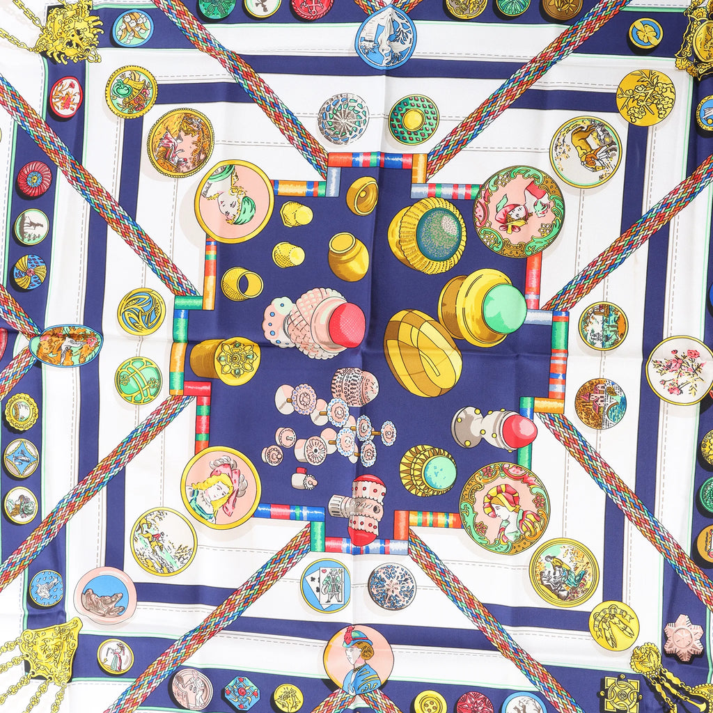 Hermès Carré 90 "Petite main" Silk handkerchief in Navy Blue
