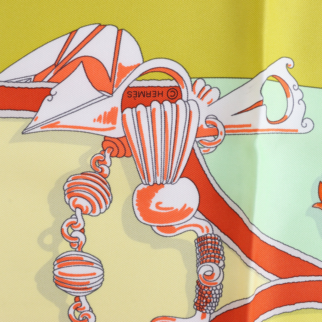 Hermès Carré 90 "Plumets du Roy King's" Silk handkerchief in Orange x Yellow