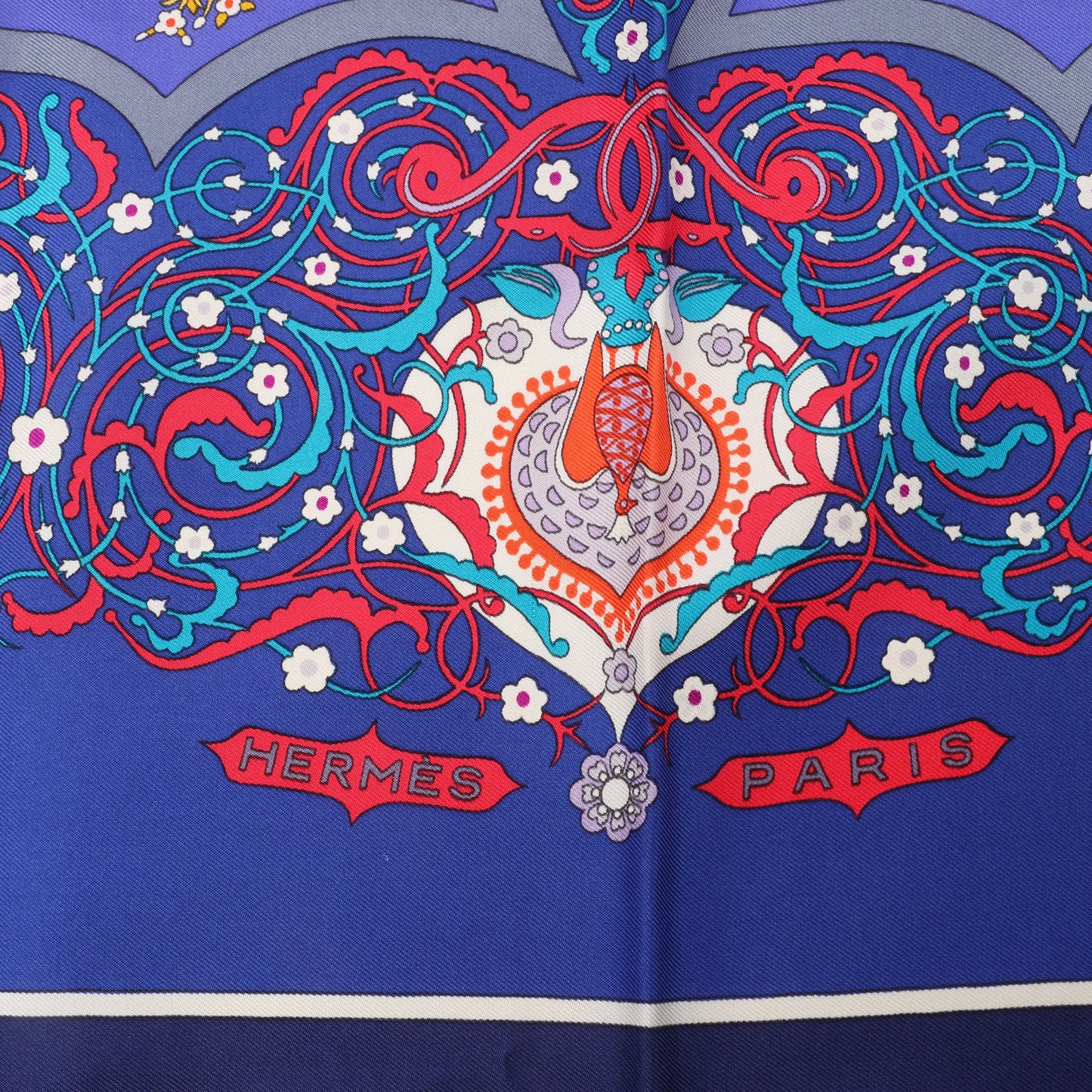 Hermès Carré 90 "Poesie Persane" Silk handkerchief in Navy Blue