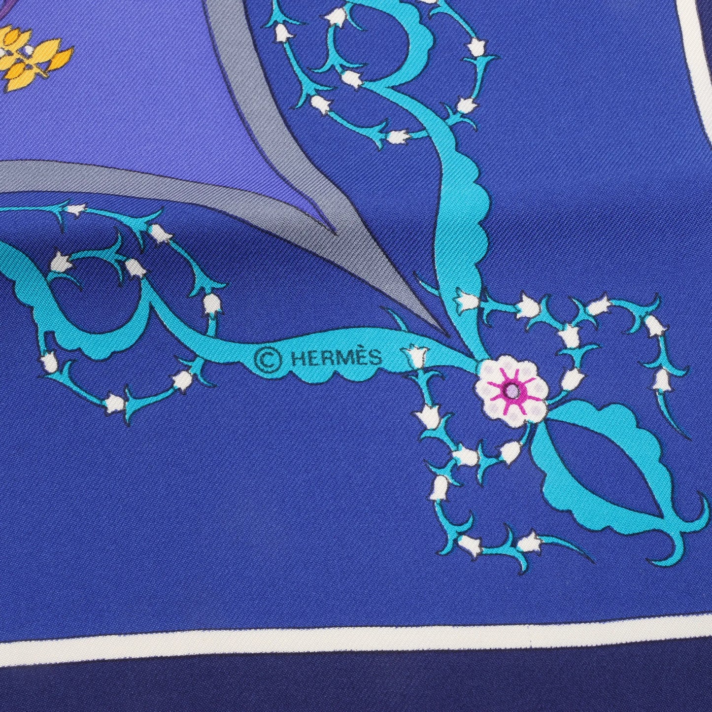 Hermès Carré 90 "Poesie Persane" Silk handkerchief in Navy Blue