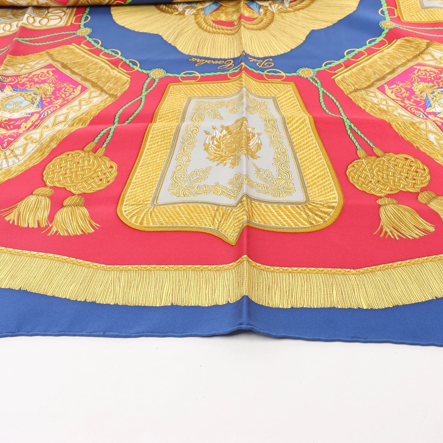 Hermès Carré 90 "Poste et Cavalerie Saber" Silk handkerchief in Red