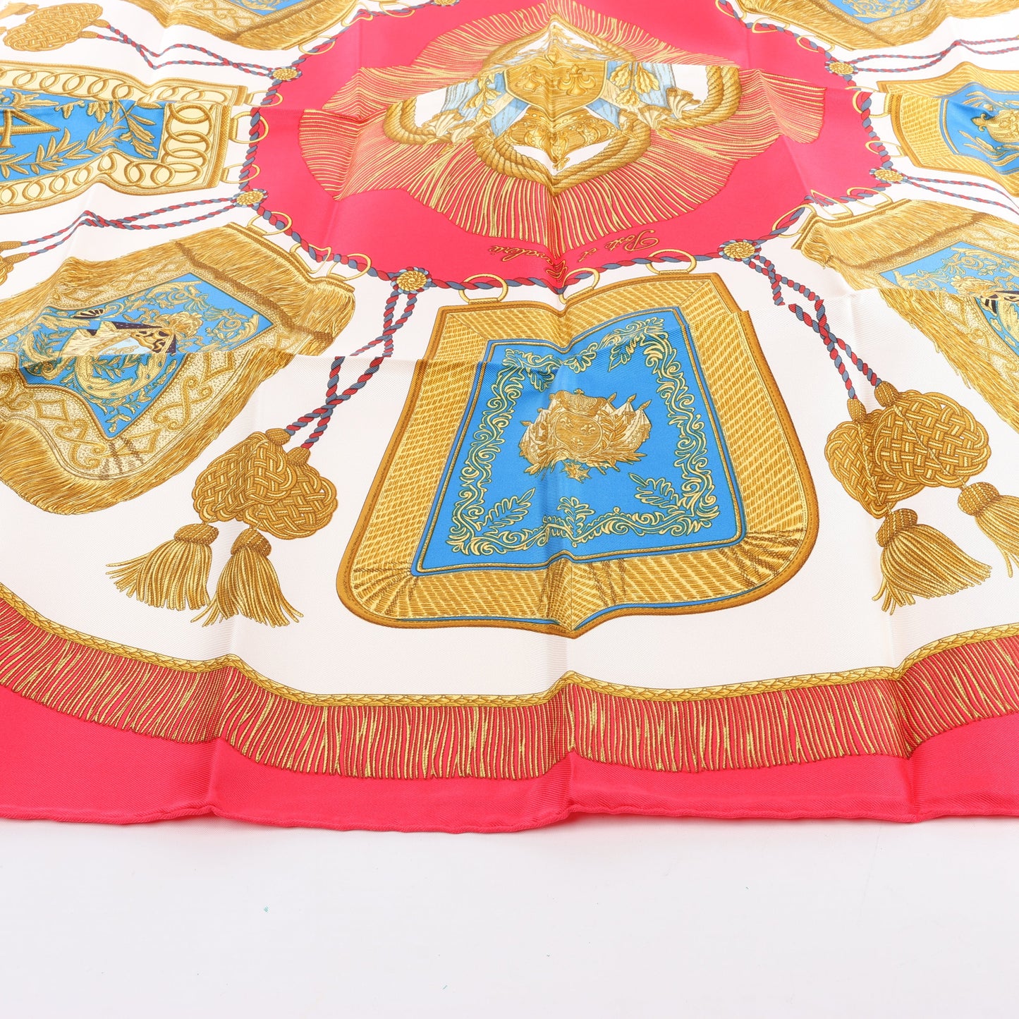 Hermès Carré 90 "Poste et Cavalerie" Silk handkerchief in Red