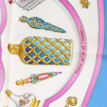 Hermès Carré 90 "Qu'importe Le Flacon" Mouchoir en soie en Bleu