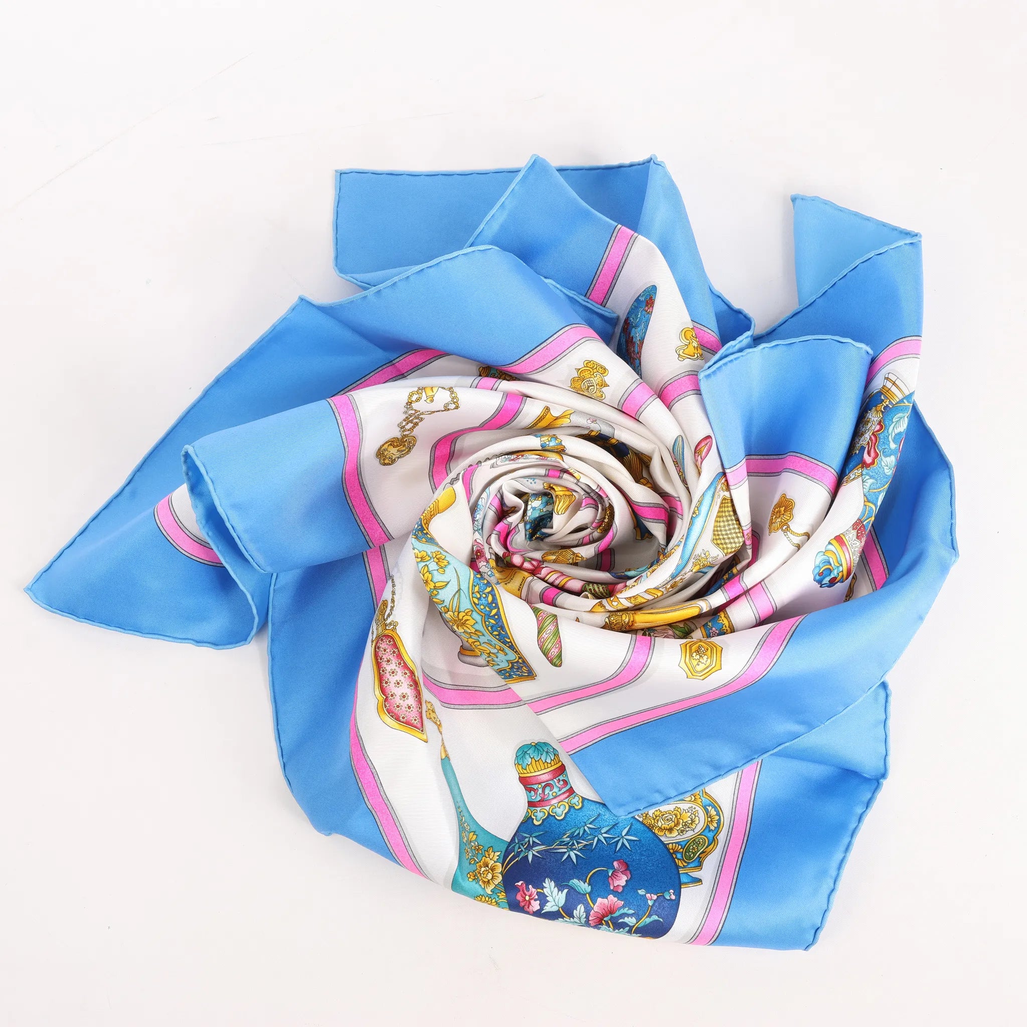 Hermès Carré 90 "Qu'importe Le Flacon" Silk handkerchief in Blue