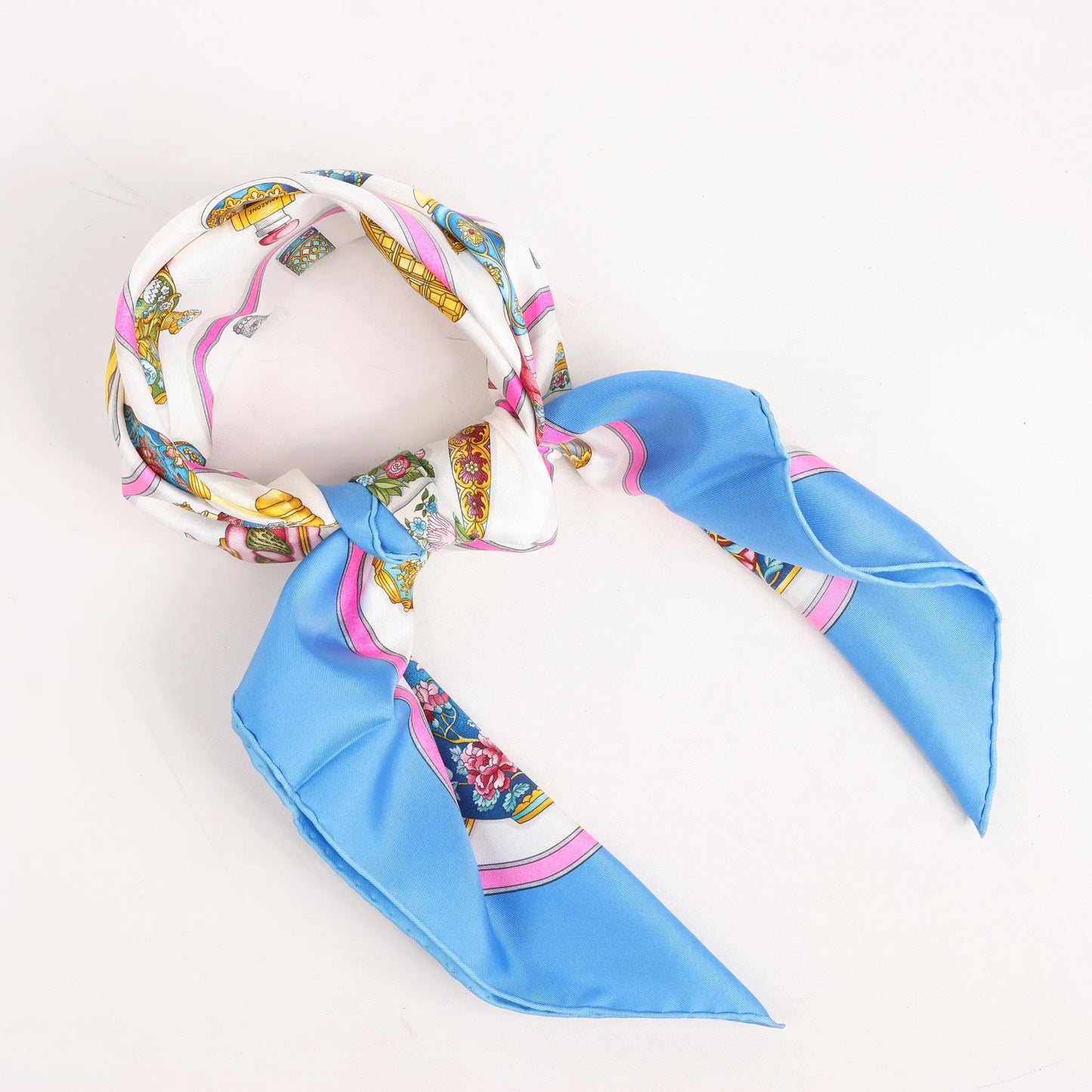 Hermès Carré 90 "Qu'importe Le Flacon" Mouchoir en soie en Bleu