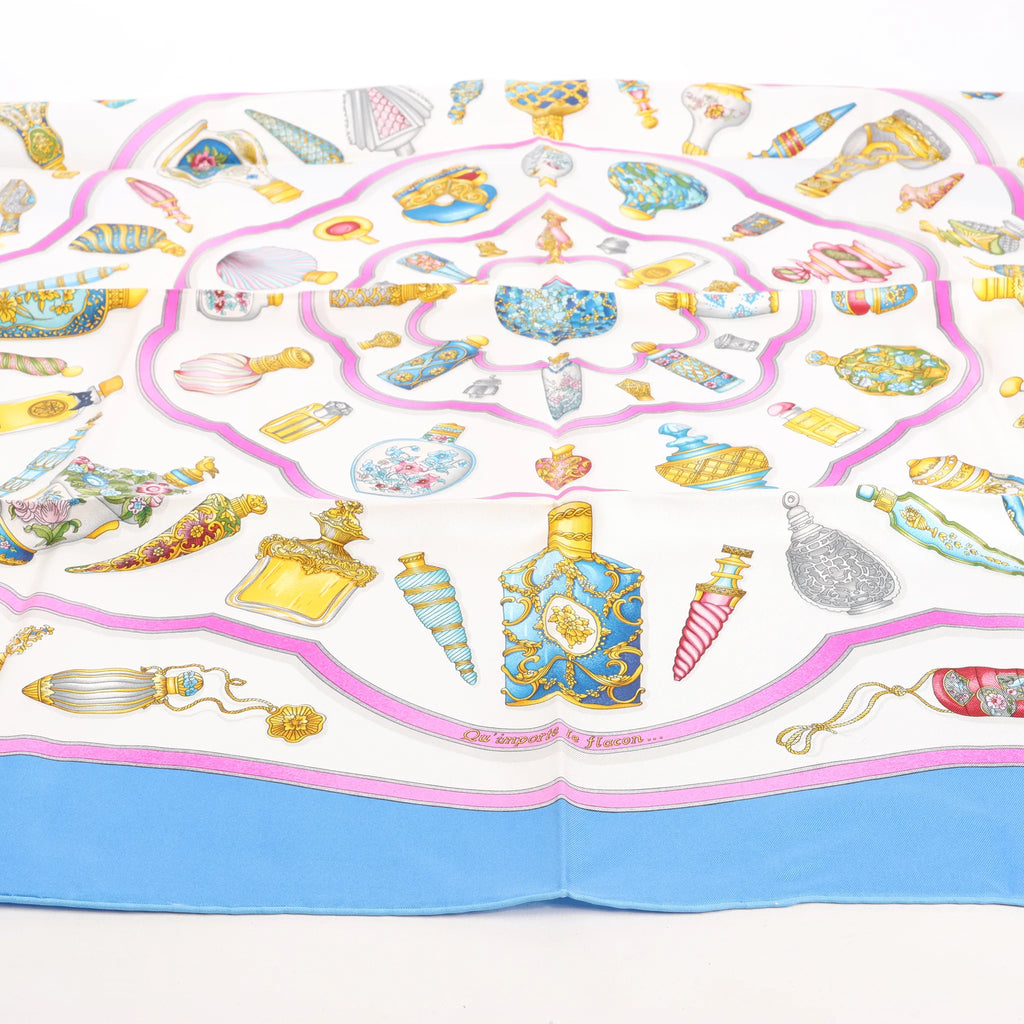 Hermès Carré 90 "Qu'importe Le Flacon" Silk handkerchief in Blue