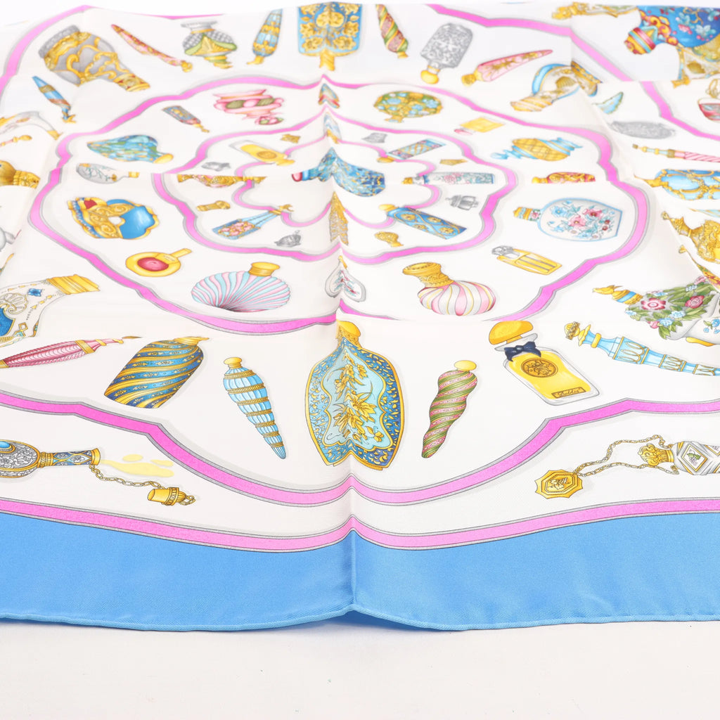 Hermès Carré 90 "Qu'importe Le Flacon" Silk handkerchief in Blue