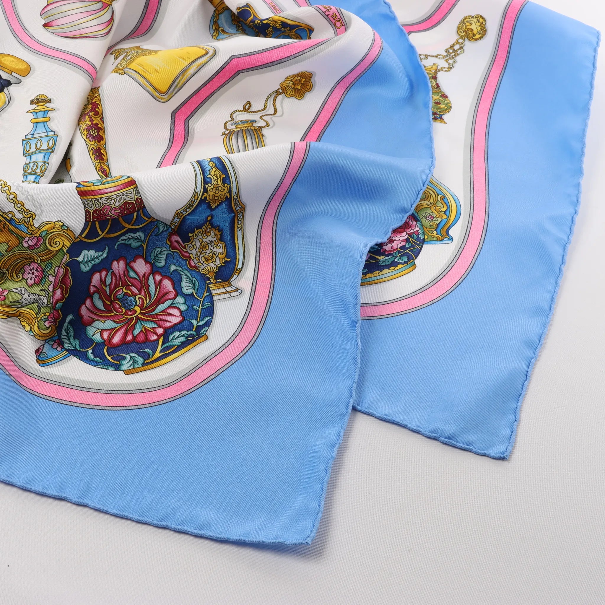 Hermès Carré 90 "Qu'importe le flacon" Silk handkerchief in Blue