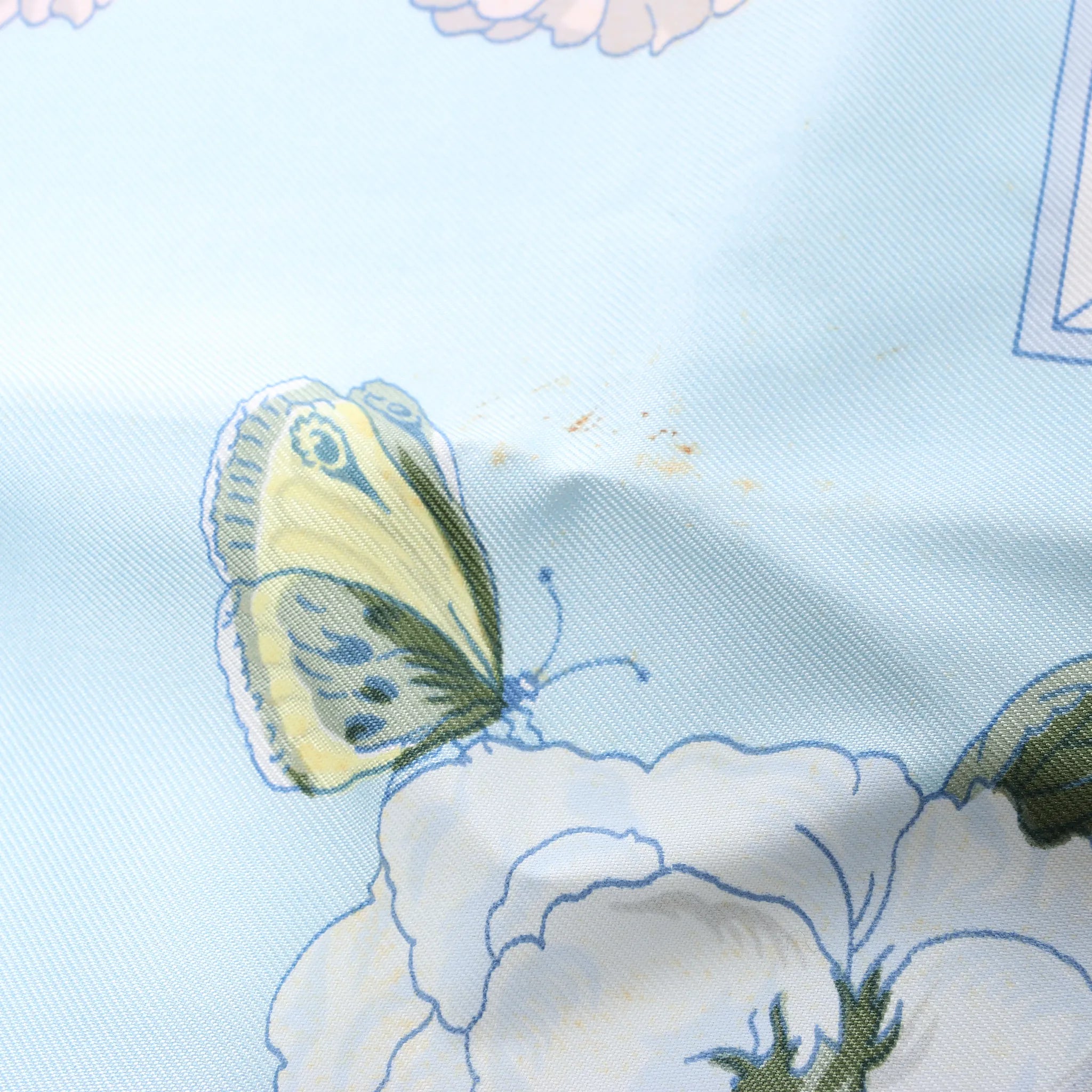 Hermès Carré 90 "Quai aux Fleurs" Silk handkerchief in Light Blue