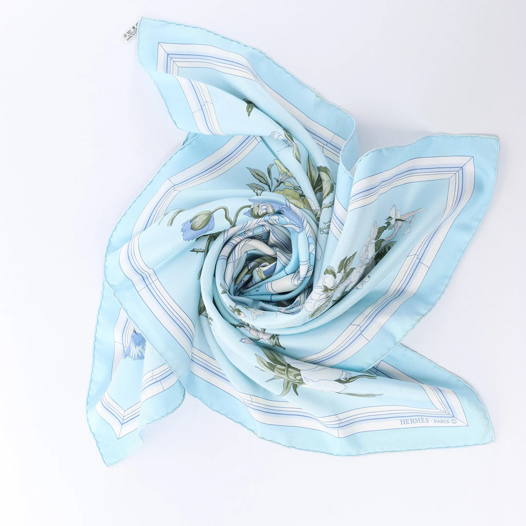 Hermès Carré 90 "Quai aux Fleurs" Silk handkerchief in Light Blue