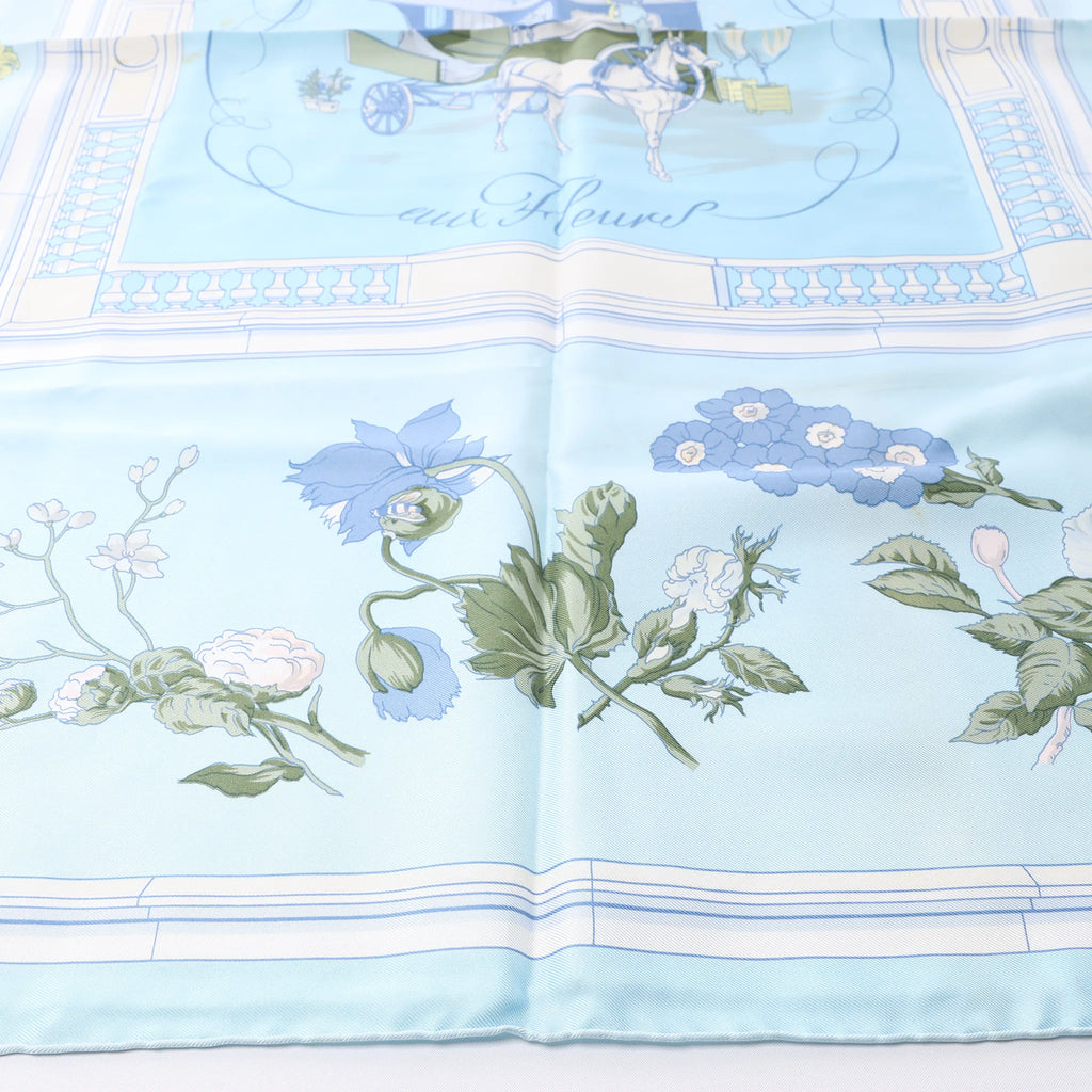 Hermès Carré 90 "Quai aux Fleurs" Silk handkerchief in Light Blue