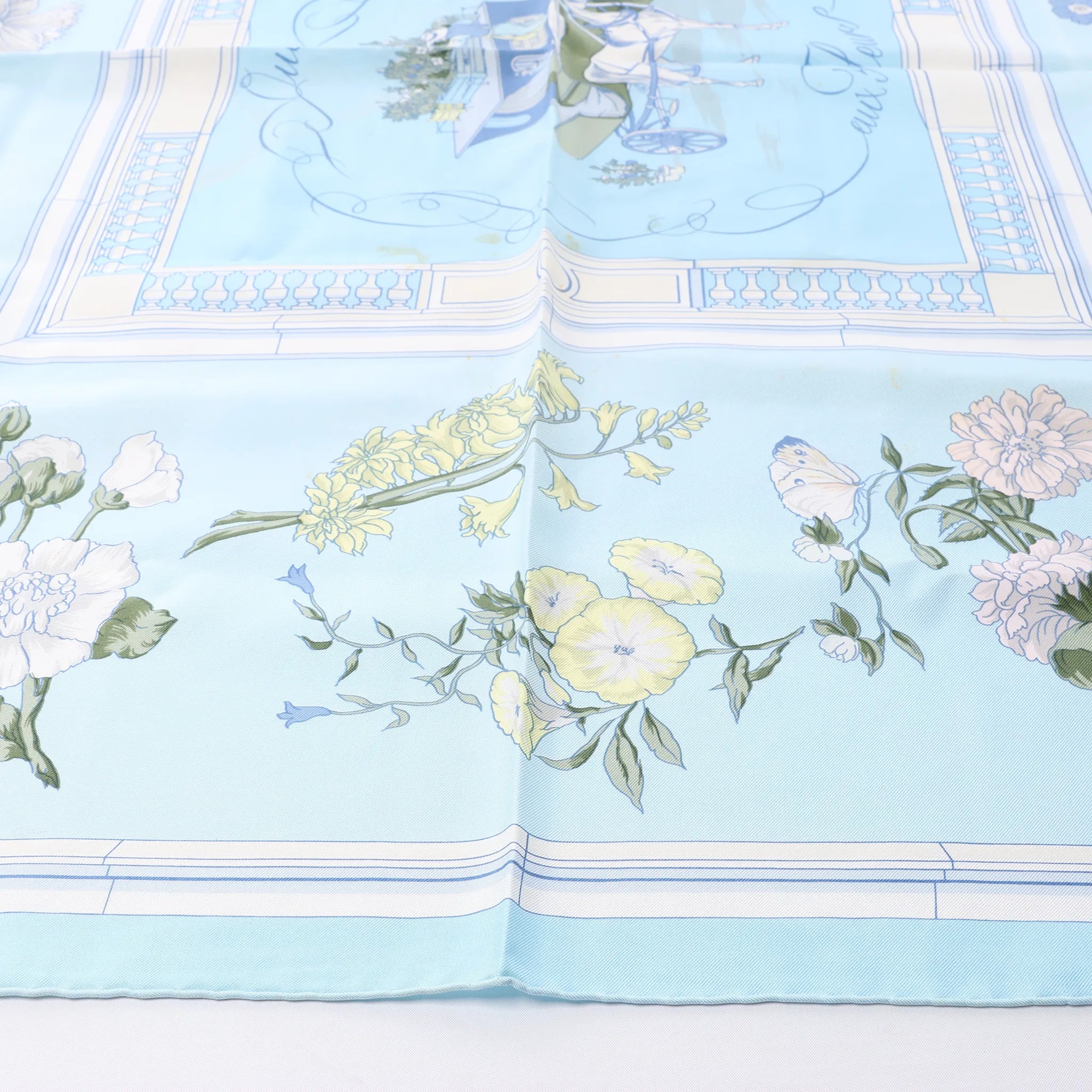 Hermès Carré 90 "Quai aux Fleurs" Silk handkerchief in Light Blue
