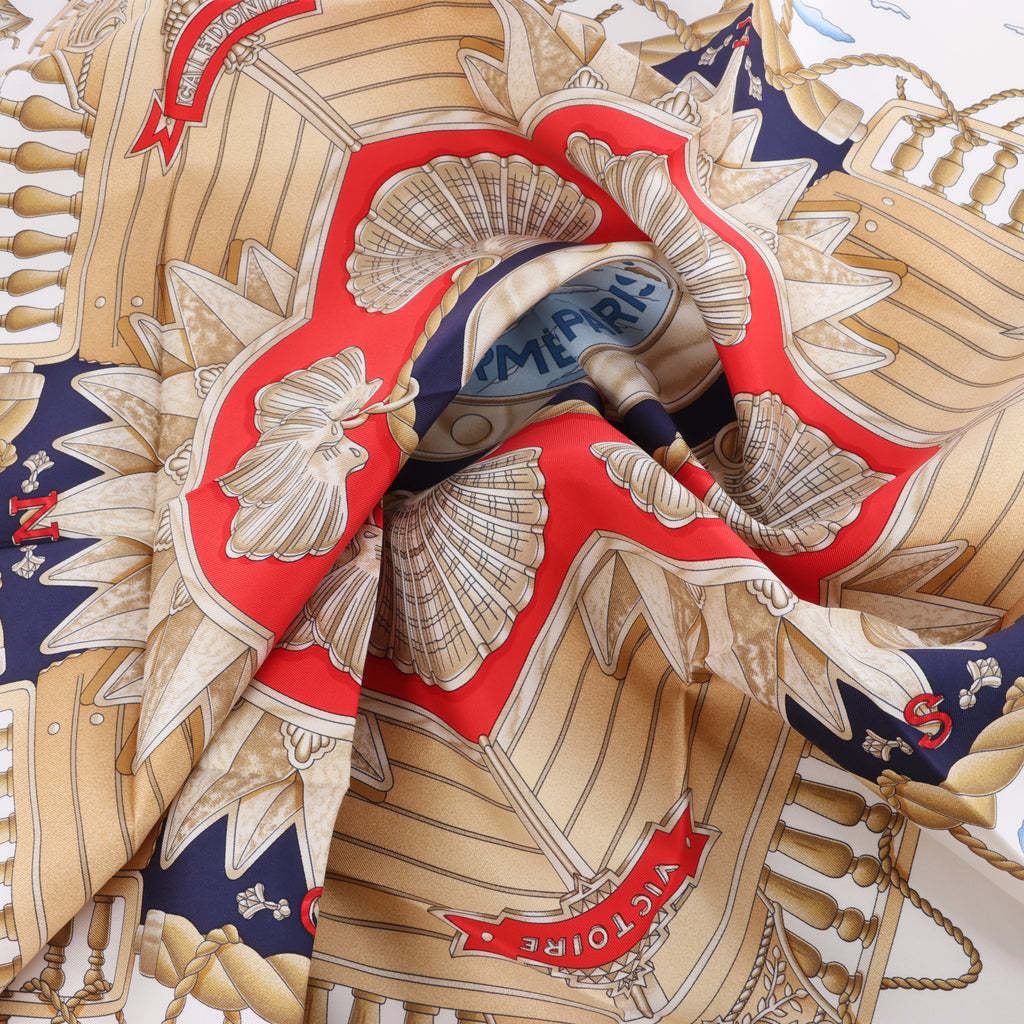 Hermès Carré 90 "Railing" Silk handkerchief in Red